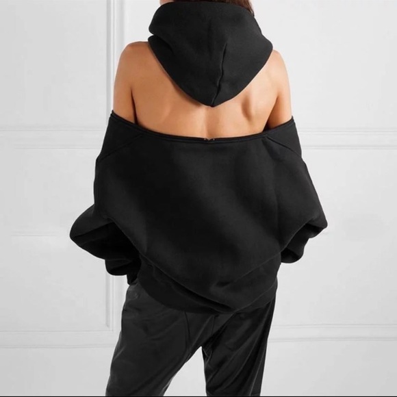 🌟LAST ONE 🌟BLACK Off the shoulder zipper sweater - Picture 2 of 3